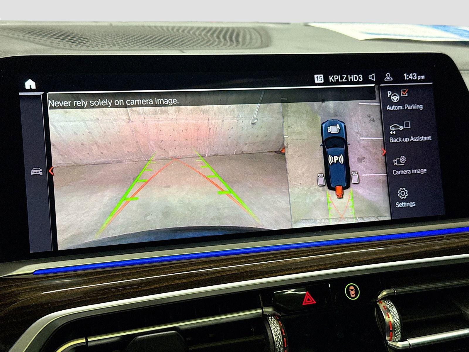 Used 2020 BMW X7 M50i w/ Dynamic Handling Package image 17