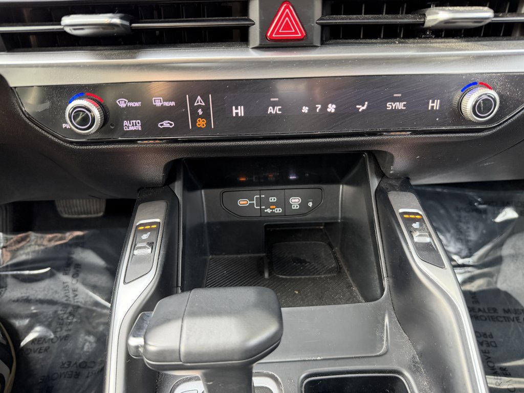 Used 2024 Kia Sorento S w/ Panoramic Sunroof Package image 25