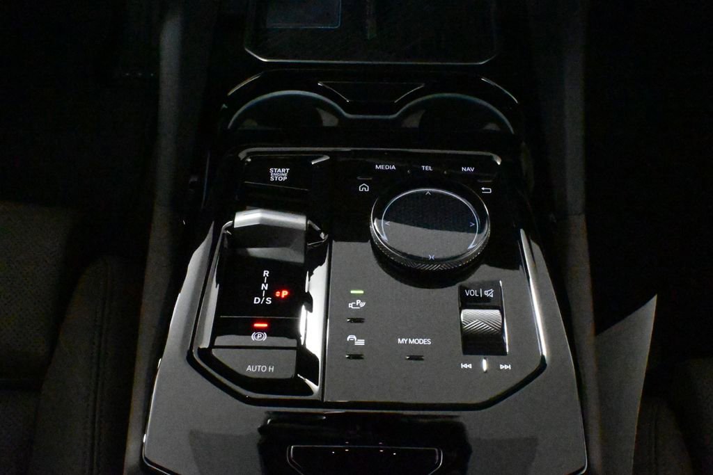 Used 2026 BMW 530i xDrive w/ Premium Package image 26