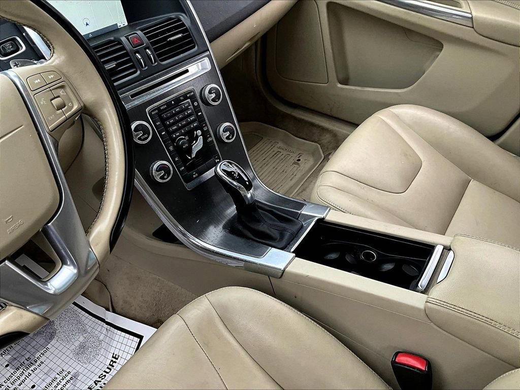 Used 2015 Volvo XC60 T6 w/ Proximity Package image 13