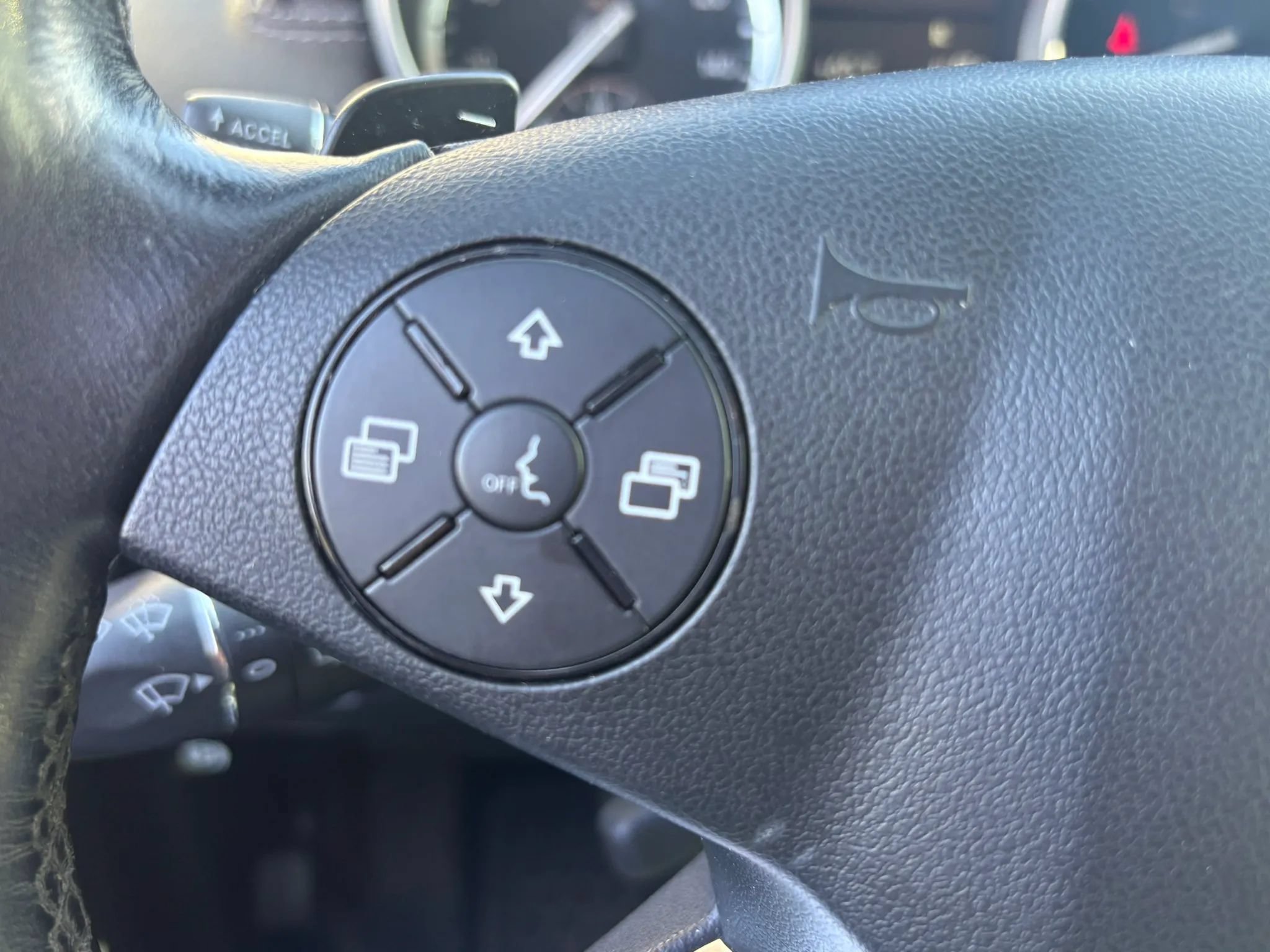 Used 2012 Mercedes-Benz GL 450 4MATIC image 26