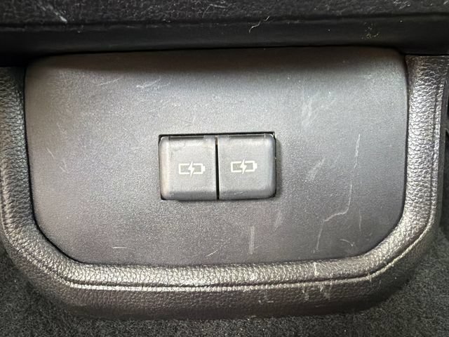 Used 2023 Toyota Highlander XLE AWD/4WD image 19