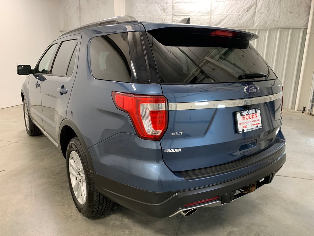 Used 2018 Ford Explorer XLT AWD/4WD image 7