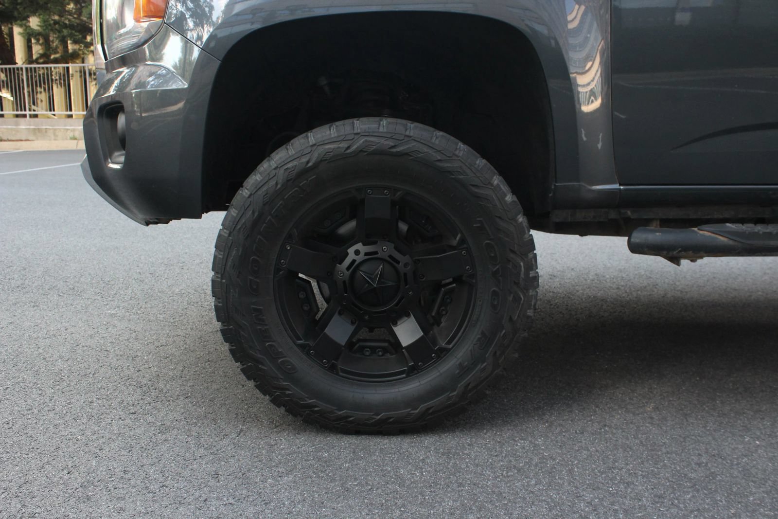 Used 2017 GMC Canyon SLT AWD/4WD image 11