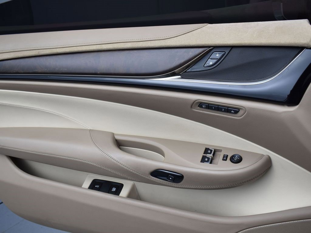 Used 2014 Cadillac ELR w/ Luxury Package image 11