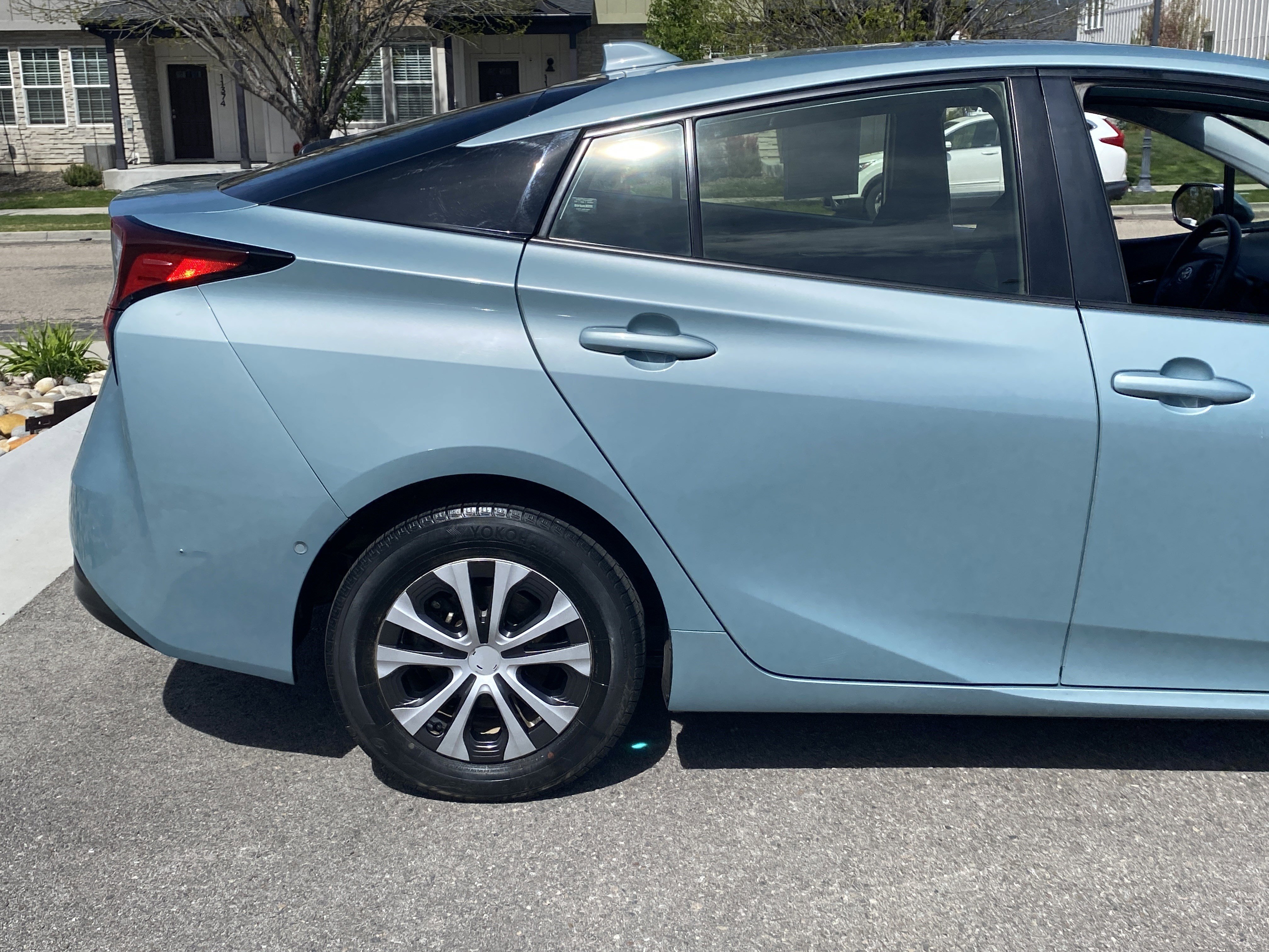 Used 2022 Toyota Prius LE AWD/4WD image 6