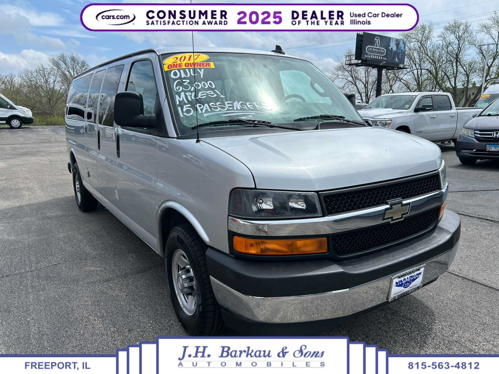 Used 2017 Chevrolet Express 3500 LT w/ LT Preferred Equipment Group RWD image 1