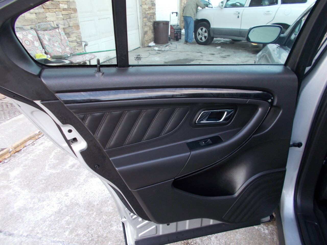 Used 2010 Ford Taurus Limited image 15