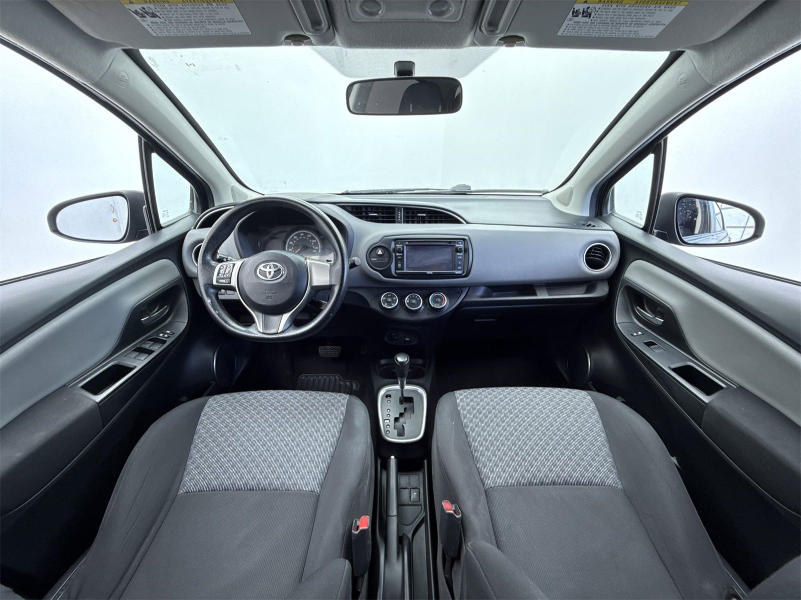 Used 2015 Toyota Yaris LE image 21