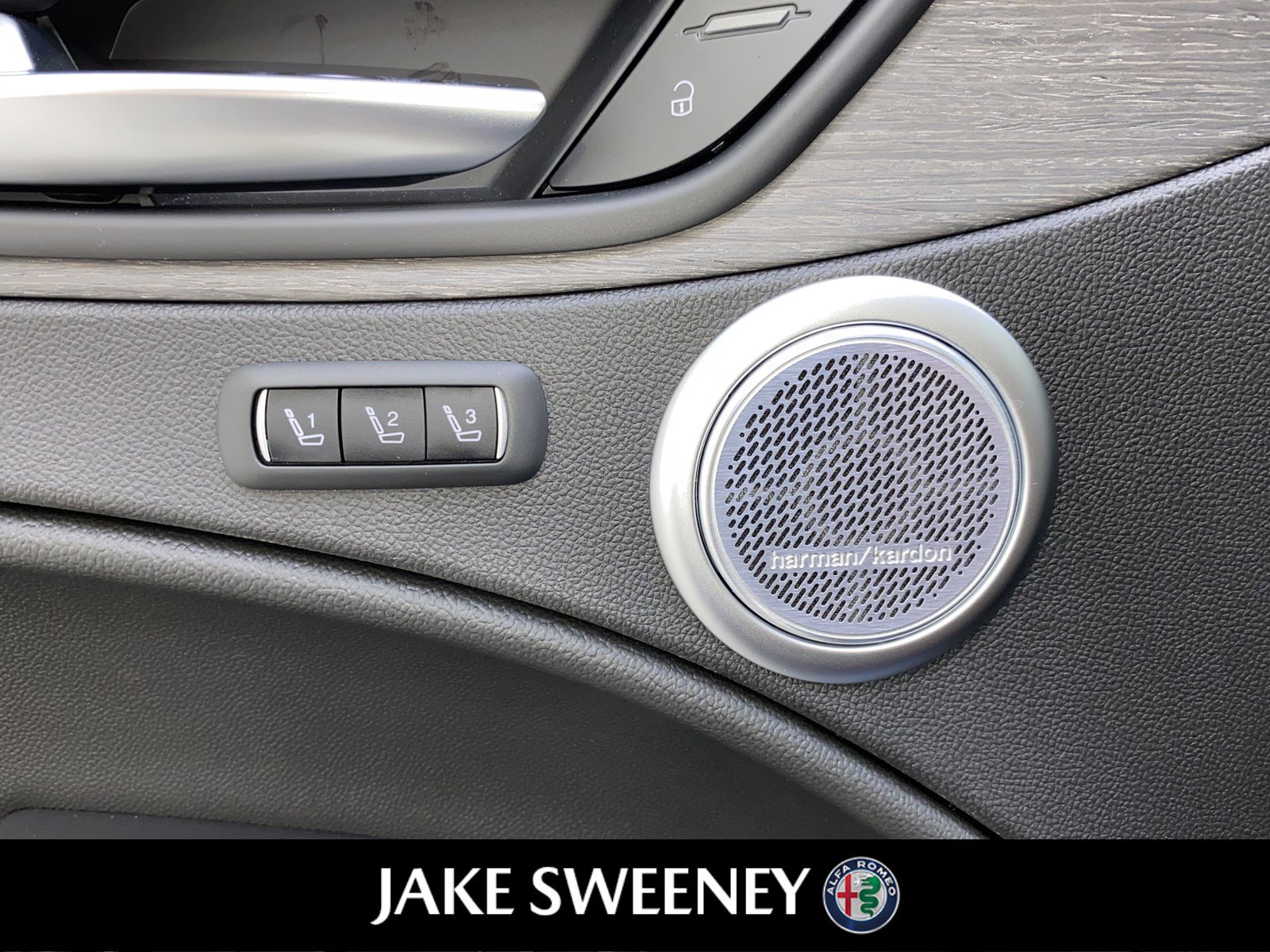 New 2023 Alfa Romeo Stelvio Ti image 28