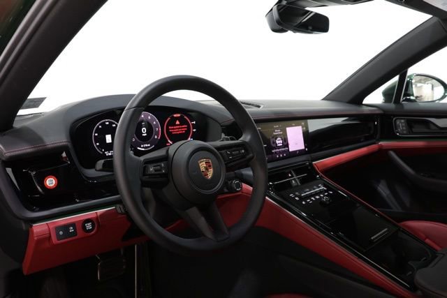 Used 2025 Porsche Panamera 4 image 16