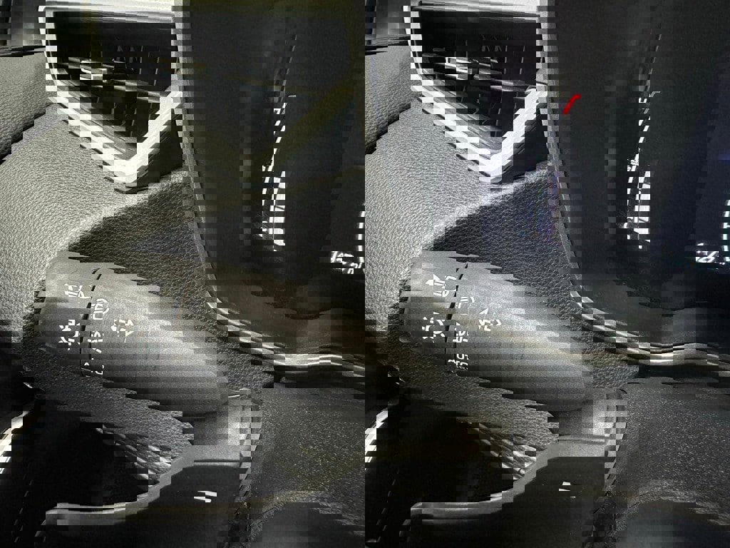 Used 2025 Toyota Corolla XSE image 21