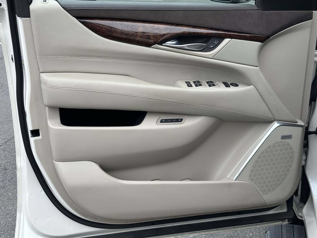Used 2015 Cadillac Escalade Premium AWD/4WD image 29
