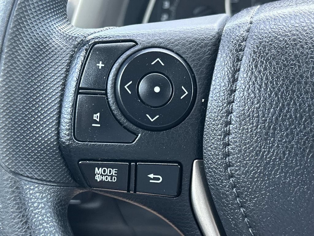Used 2015 Toyota RAV4 XLE AWD/4WD image 26