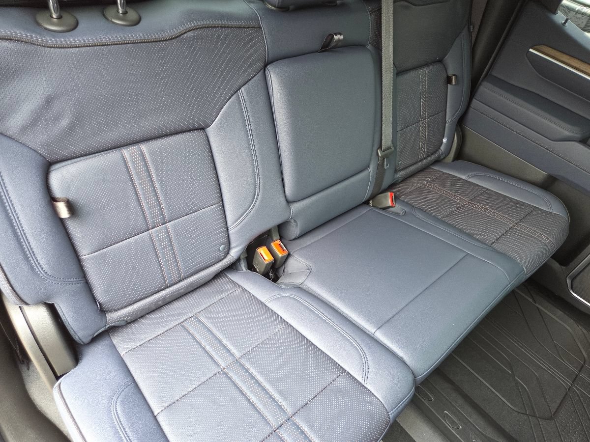 New 2026 Chevrolet Silverado 1500 High Country AWD/4WD image 24