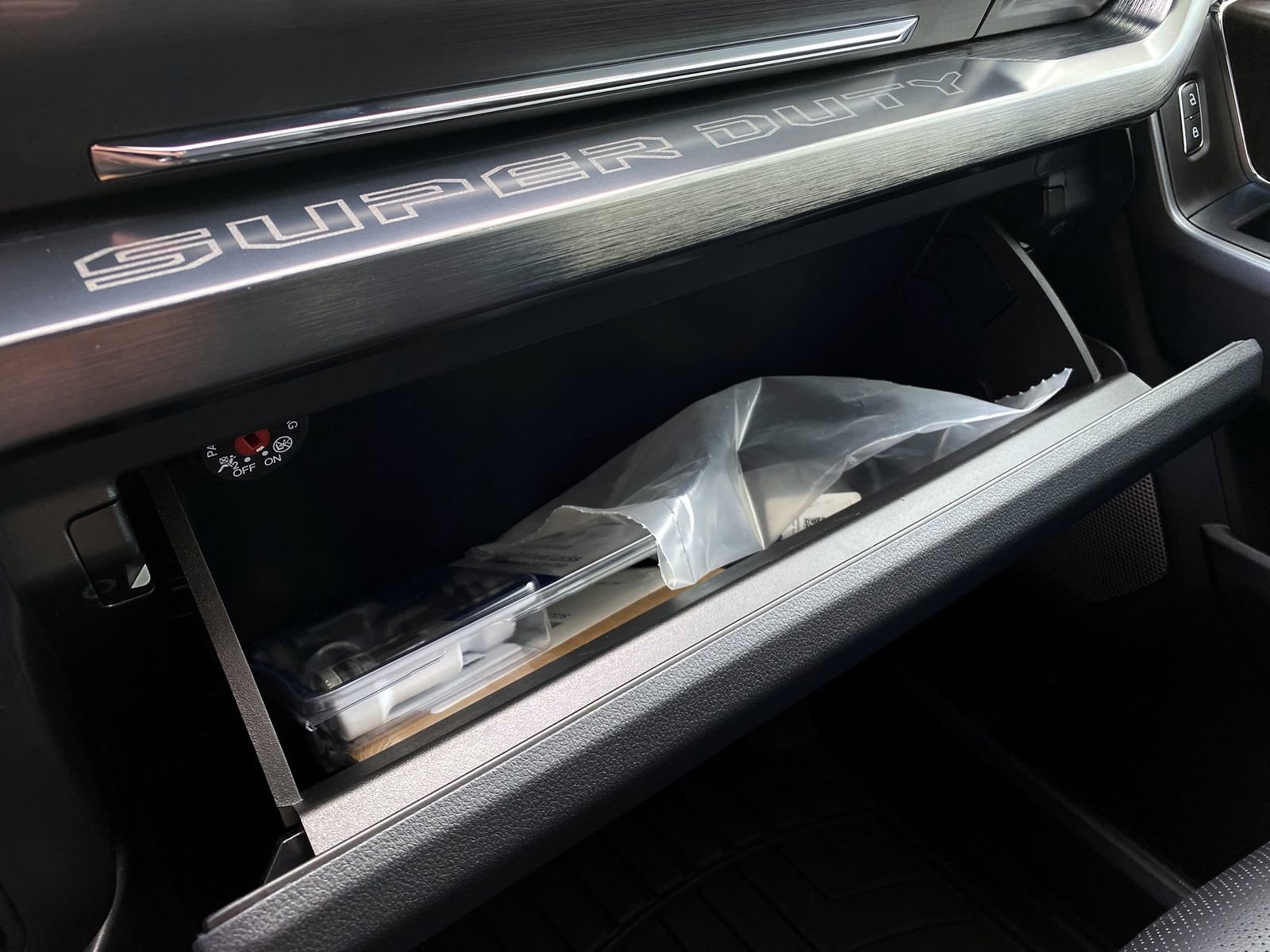 Used 2025 Ford F250 Lariat w/ Chrome Package image 24