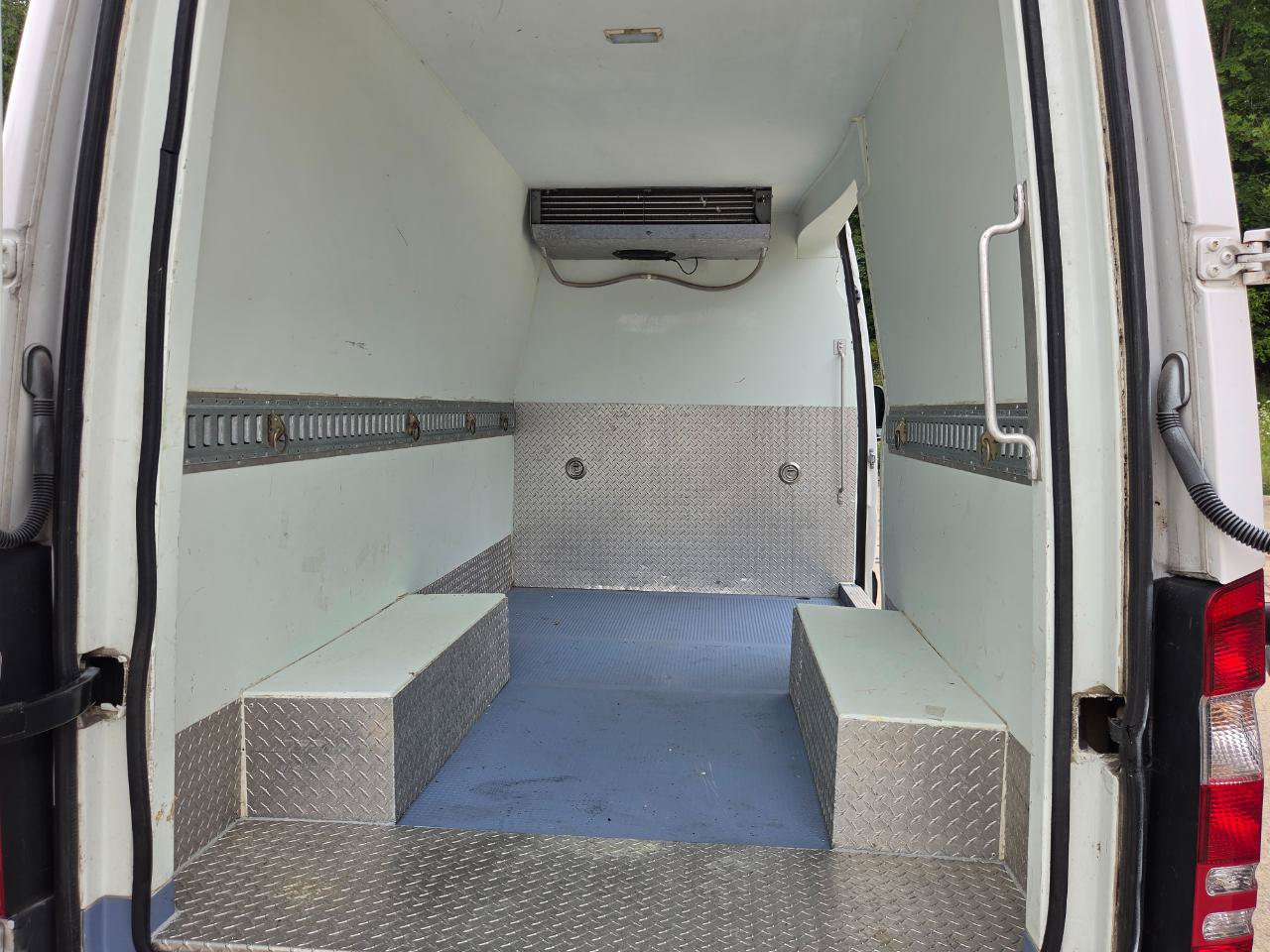 Used 2018 Freightliner Sprinter 3500 RWD image 30