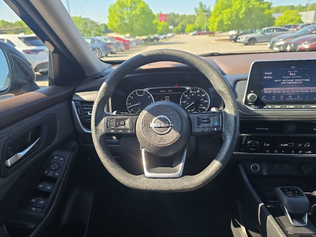 Used 2023 Nissan Rogue SV AWD/4WD image 18