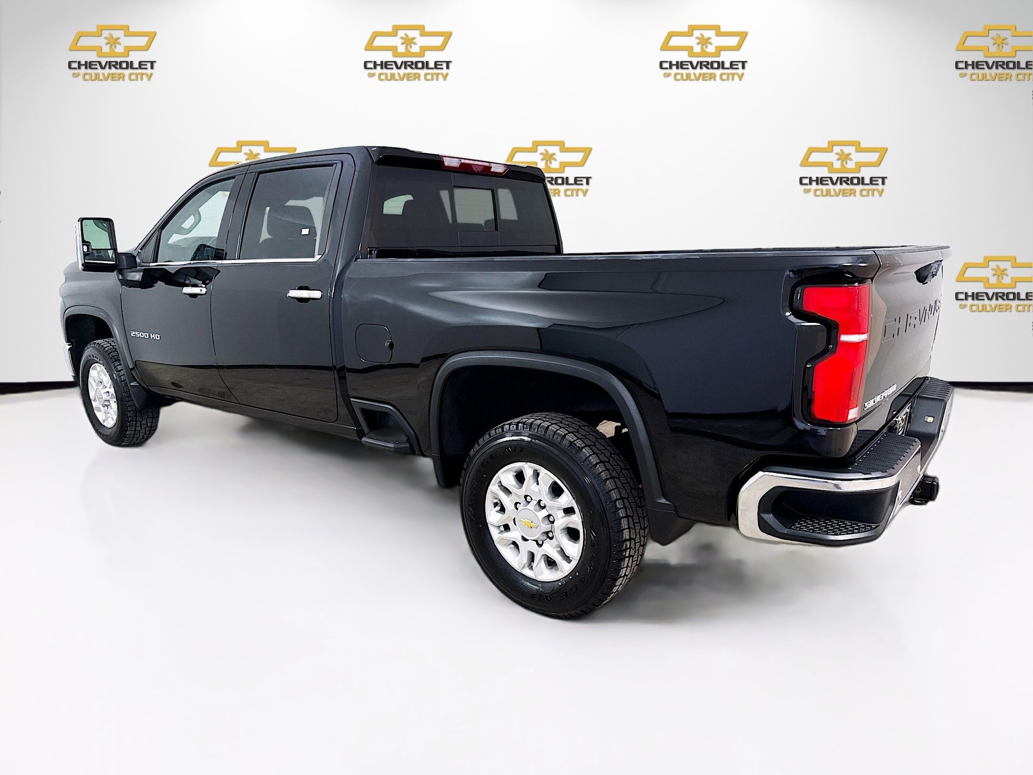 Used 2024 Chevrolet Silverado 2500 LTZ w/ LTZ Premium Package image 5
