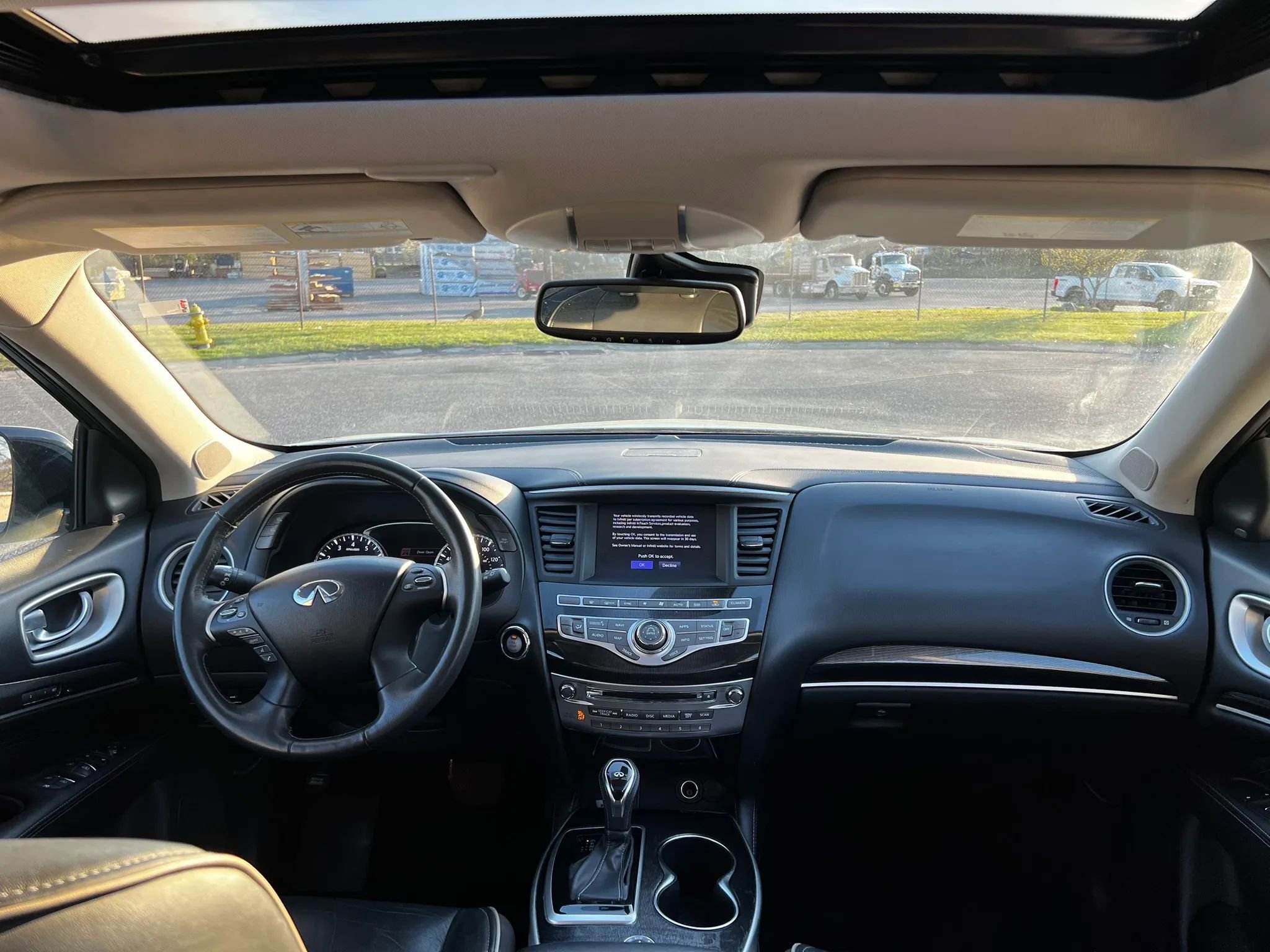 Used 2019 INFINITI QX60 Luxe w/ Essential Package image 15