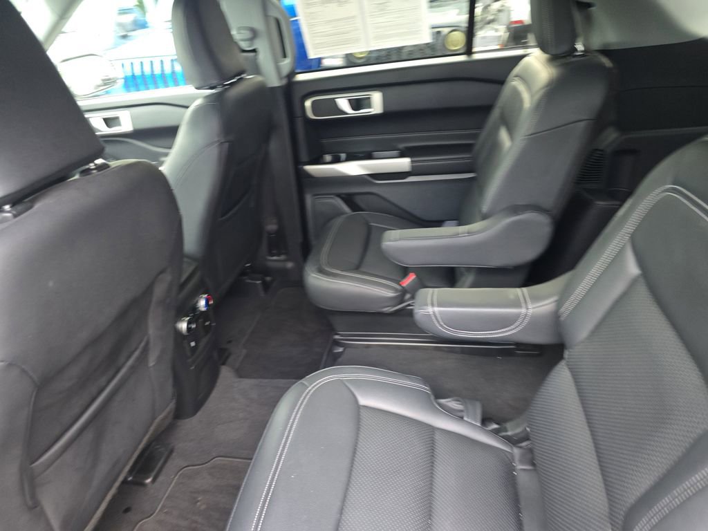 Used 2022 Ford Explorer XLT image 14