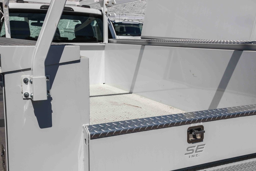 New 2025 Ford F350 XL w/ XL Chrome Package RWD image 27