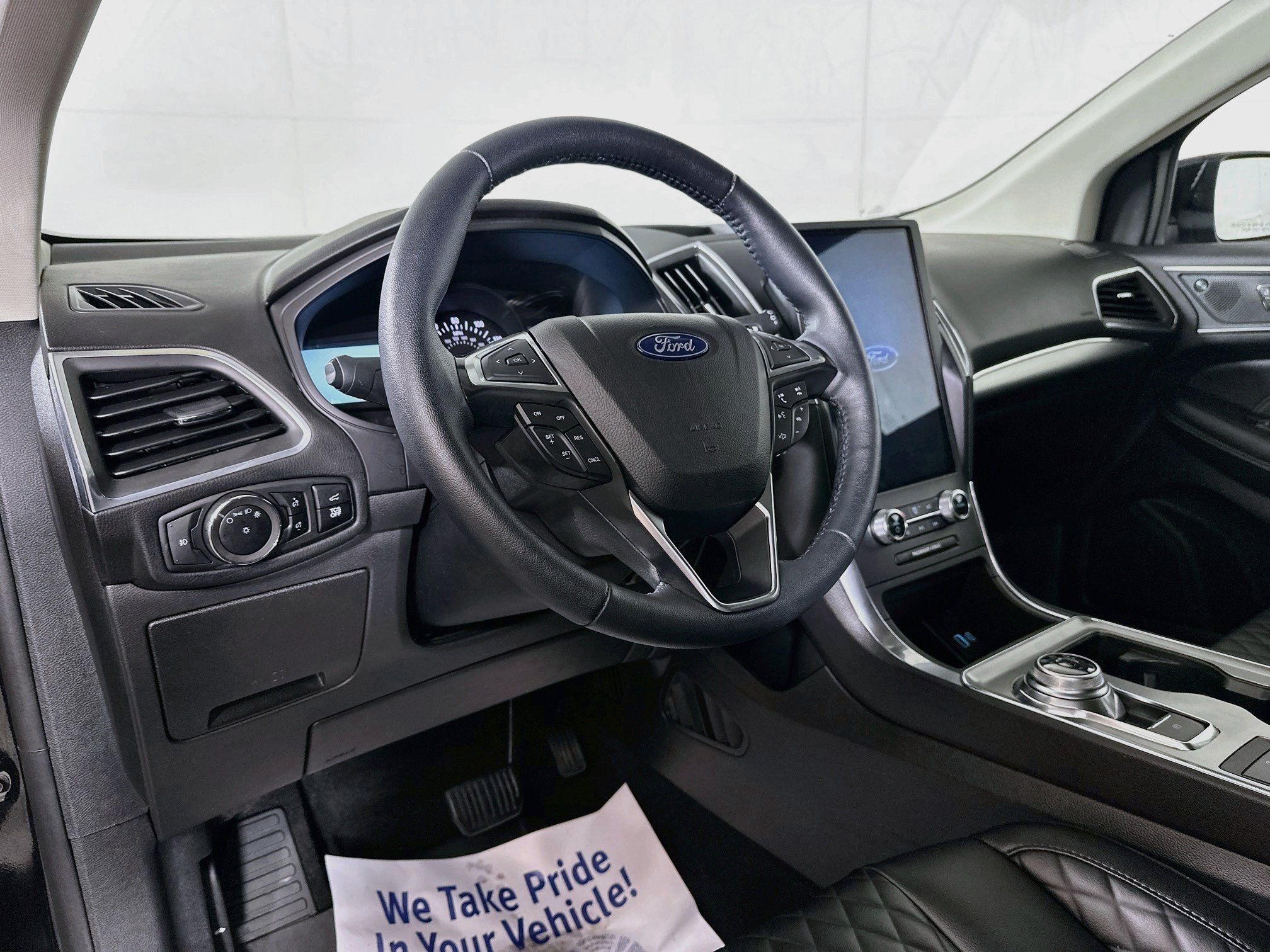 Used 2024 Ford Edge Titanium AWD/4WD image 9