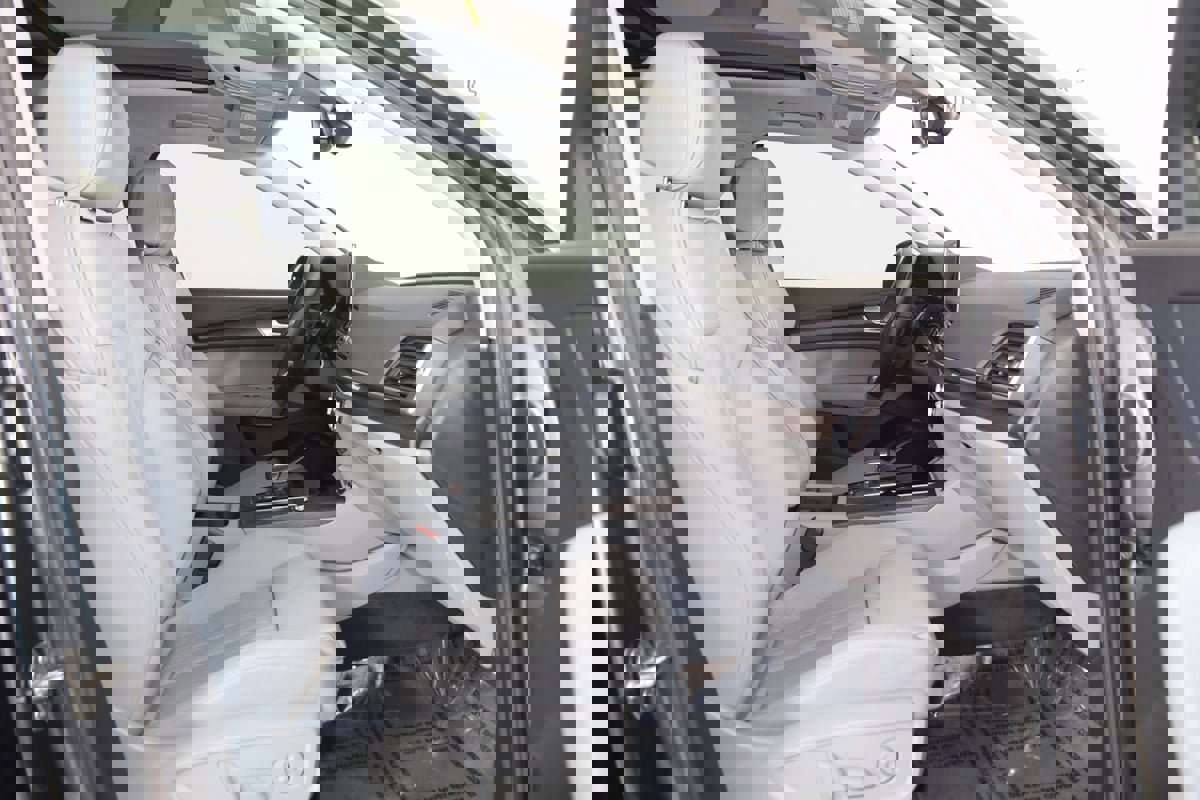 Used 2024 Audi Q5 2.0T Premium w/ Convenience Package image 13