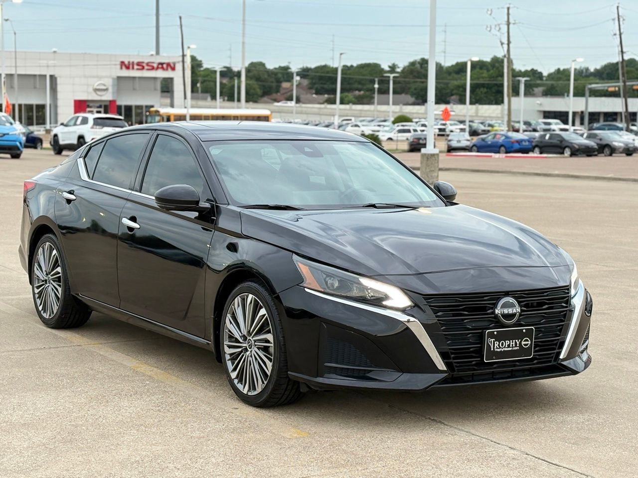Certified 2023 Nissan Altima 2.5 SL FWD image 6