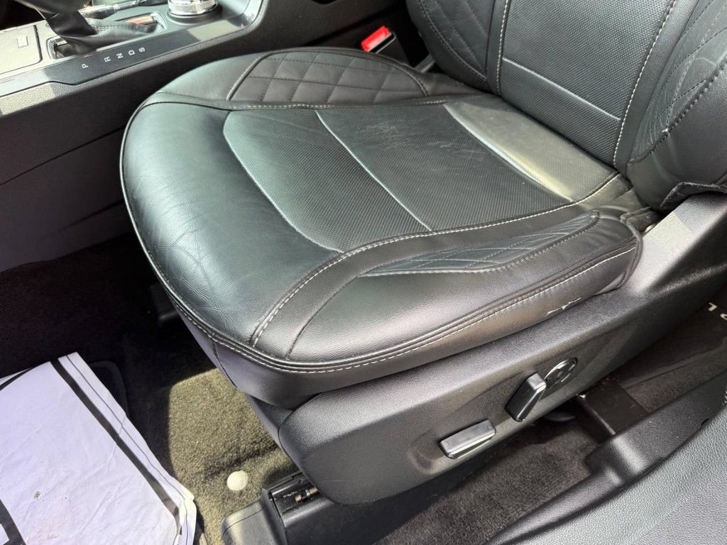 Used 2018 Ford Explorer Platinum AWD/4WD image 28