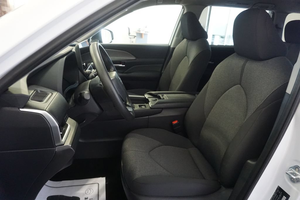 Certified 2025 Toyota Grand Highlander FWD image 18