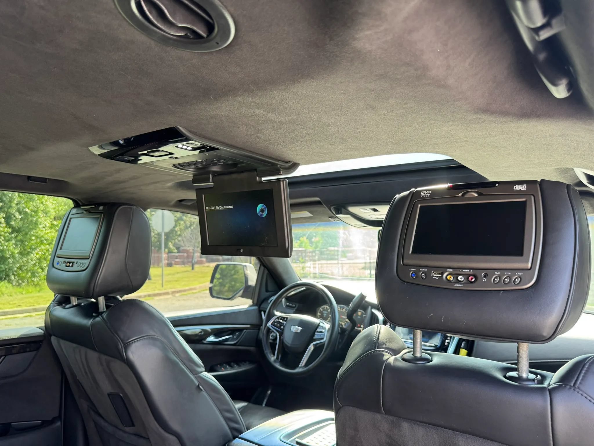 Used 2015 Cadillac Escalade Platinum RWD image 14