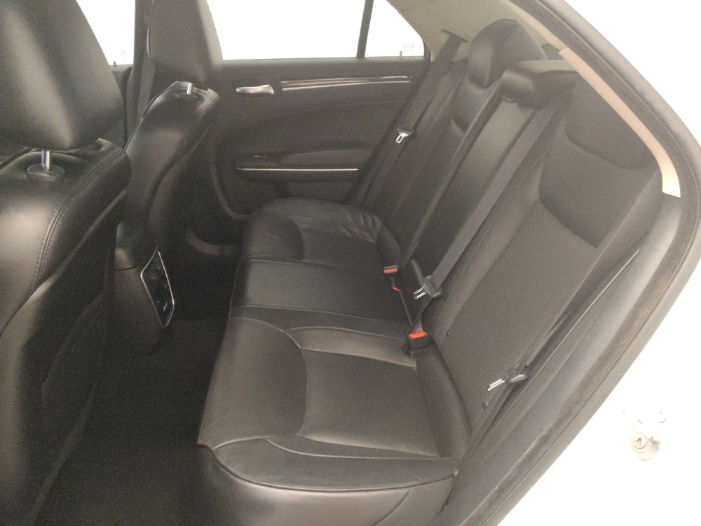 Used 2019 Chrysler 300 Limited image 18