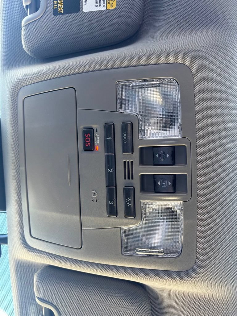 Used 2019 Toyota Highlander Limited Platinum AWD/4WD image 14