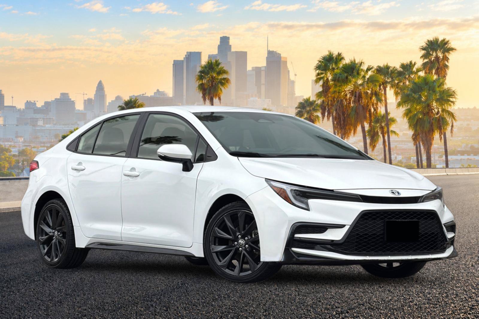 Used 2024 Toyota Corolla SE FWD image 2