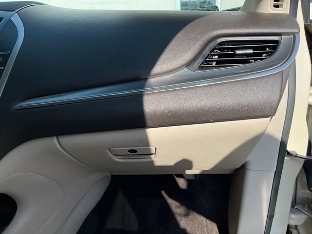 Used 2018 Lincoln MKC Premiere AWD/4WD image 37