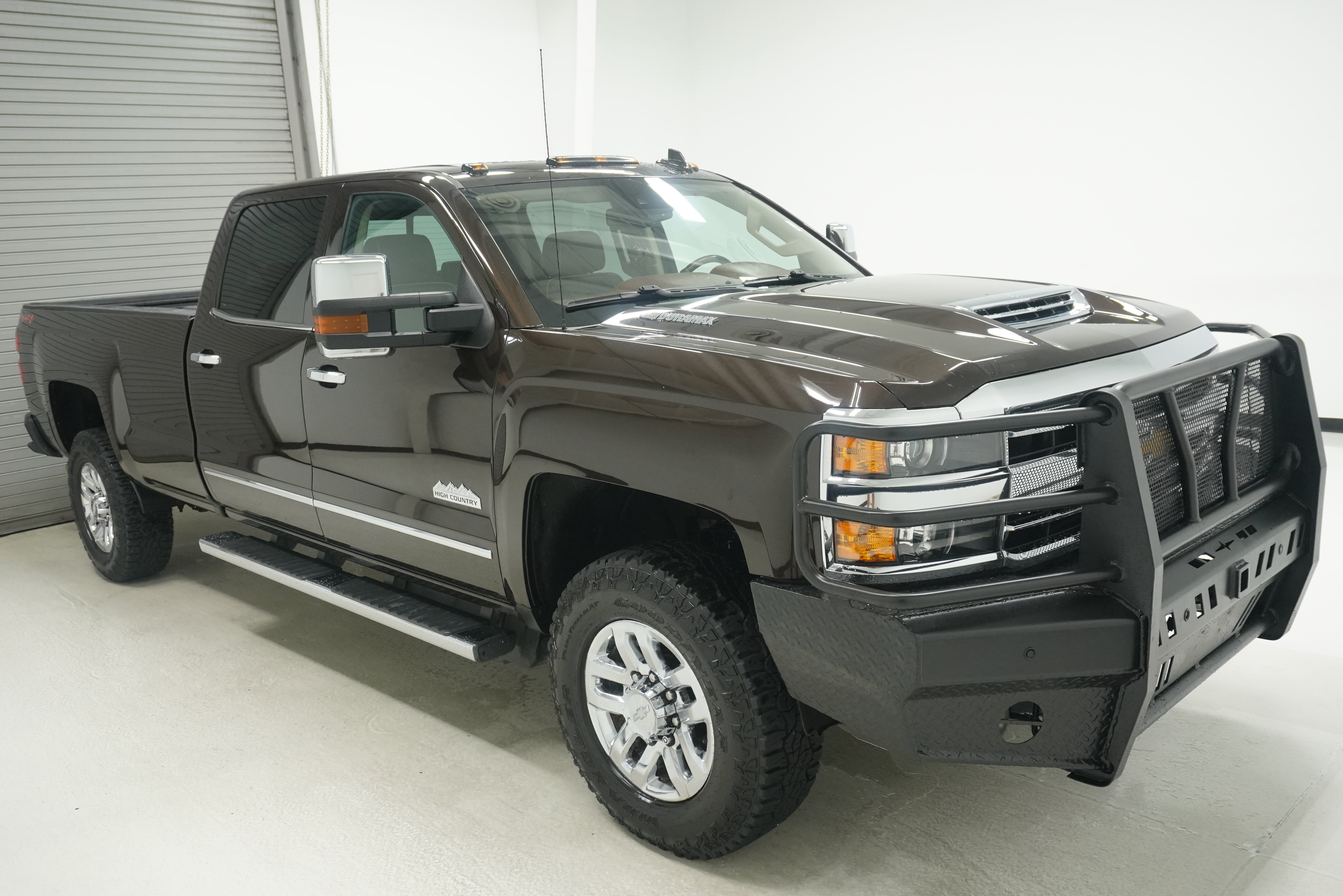 Used 2018 Chevrolet Silverado 3500 High Country w/ Duramax Plus Package AWD/4WD image 3
