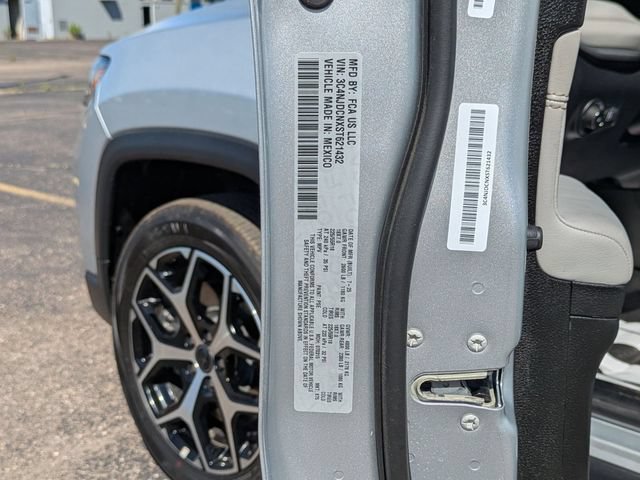 Certified 2025 Jeep Compass Limited AWD/4WD image 33