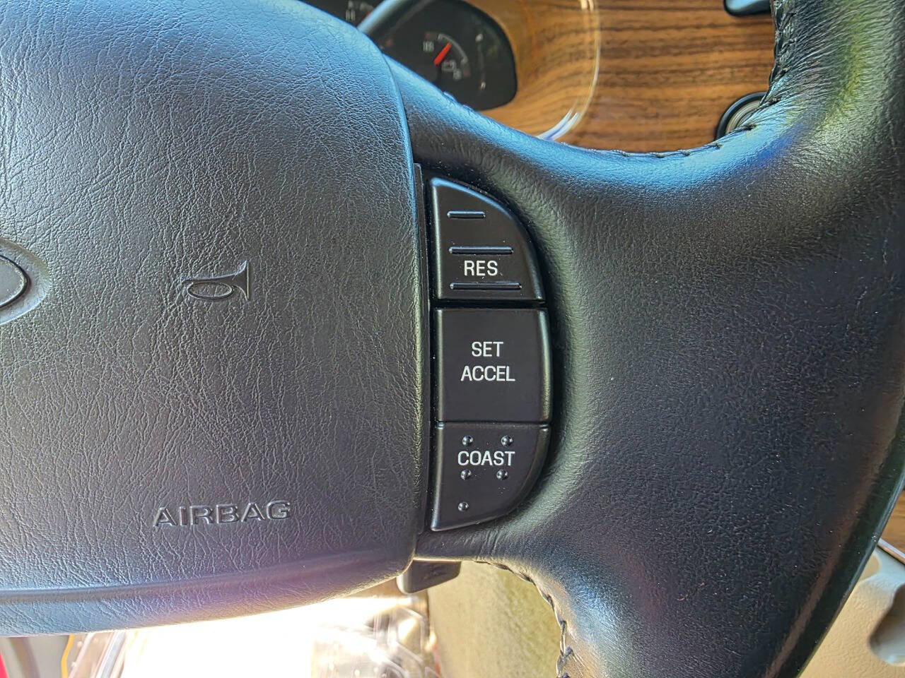 Used 2002 Ford E-150 and Econoline 150 image 19