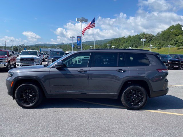 Used 2025 Jeep Grand Cherokee L Altitude AWD/4WD image 2