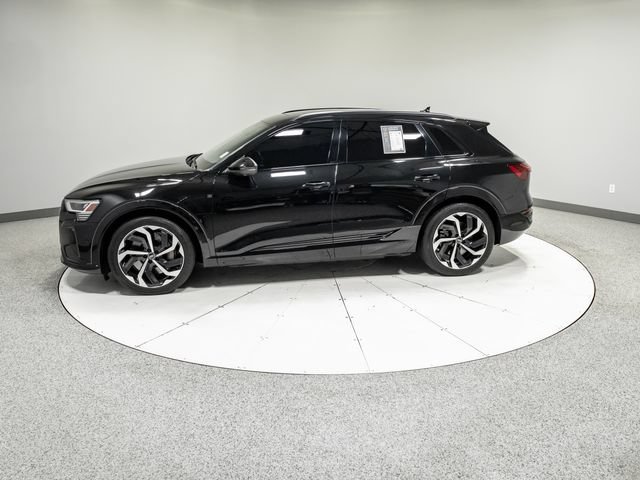 Used 2024 Audi Q8 e-tron Premium Plus w/ Premium Plus Package AWD/4WD image 32