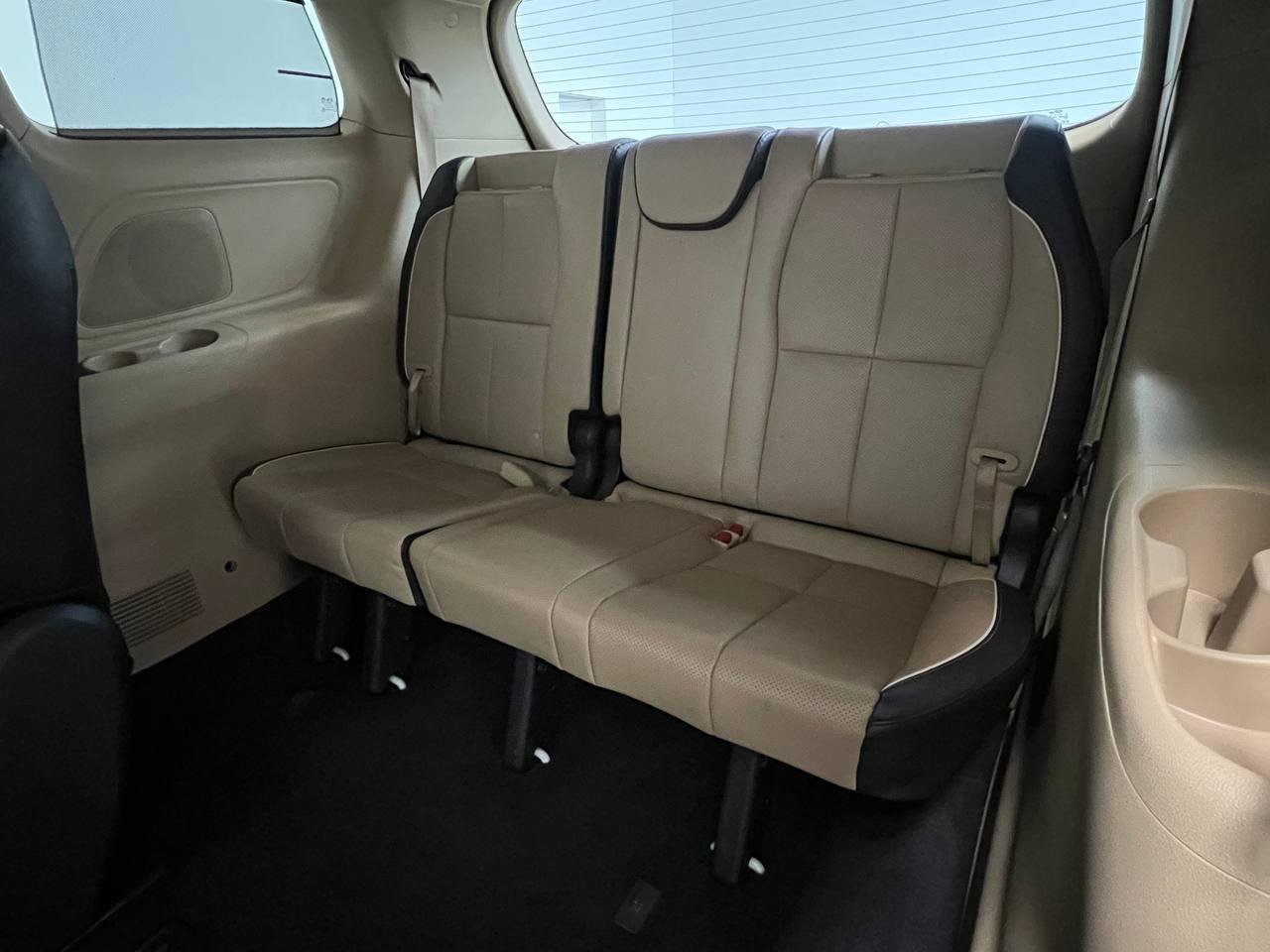 Used 2019 Kia Sedona EX image 10