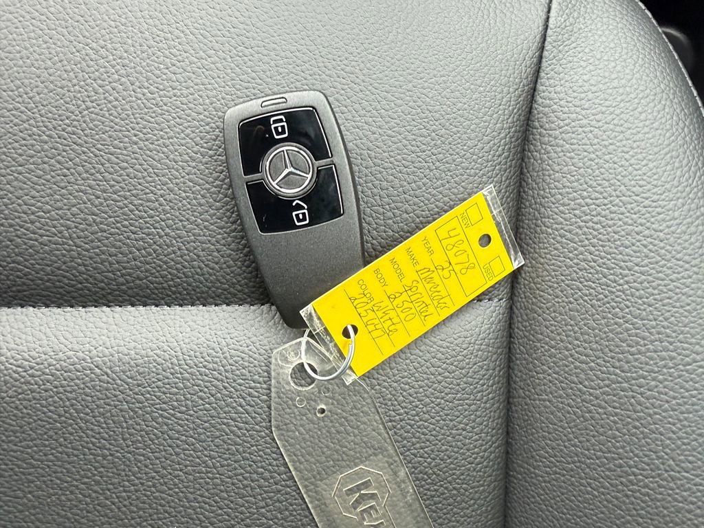 Used 2025 Mercedes-Benz Sprinter 2500 image 29