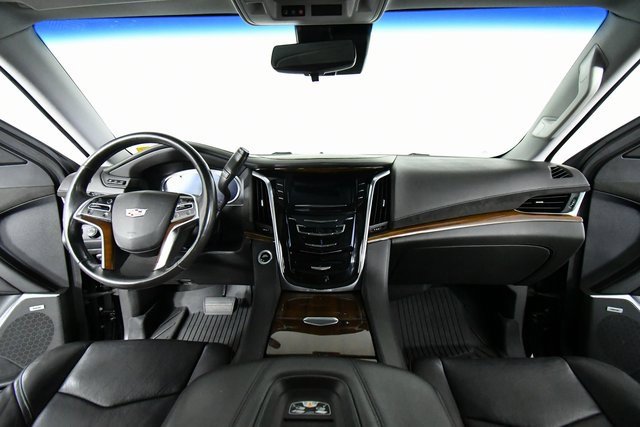 Used 2019 Cadillac Escalade ESV Premium Luxury image 25