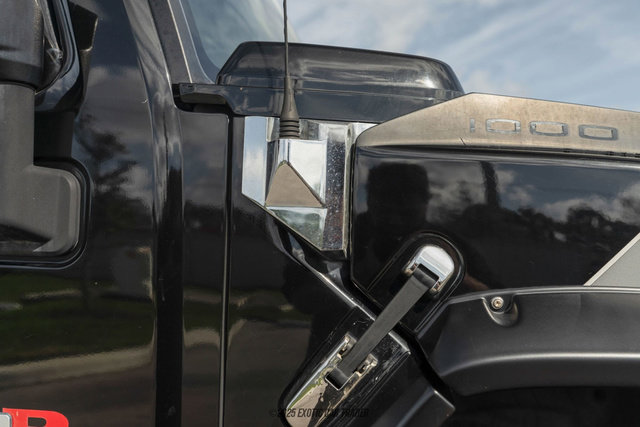 Used 2004 HUMMER H2 w/ Preferred Equipment Group image 86