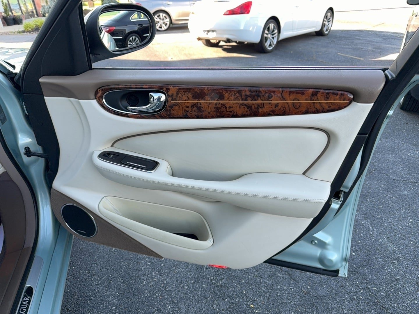 Used 2007 Jaguar XJ8 L RWD image 18