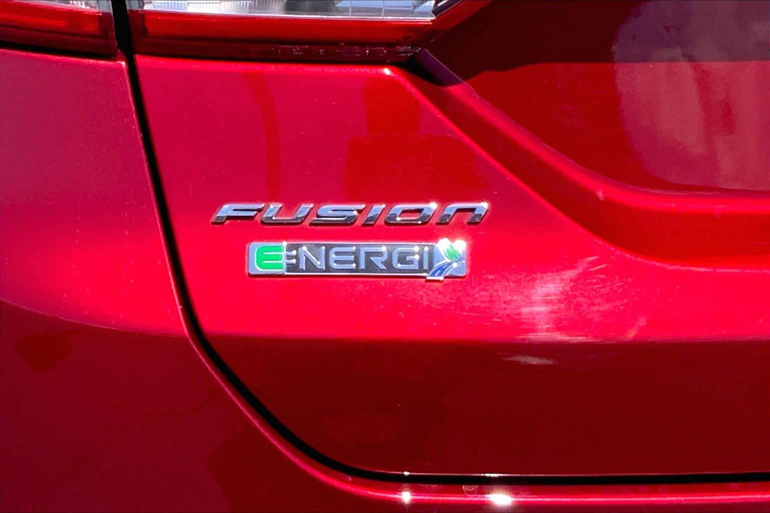 Used 2017 Ford Fusion Energi Titanium FWD image 10