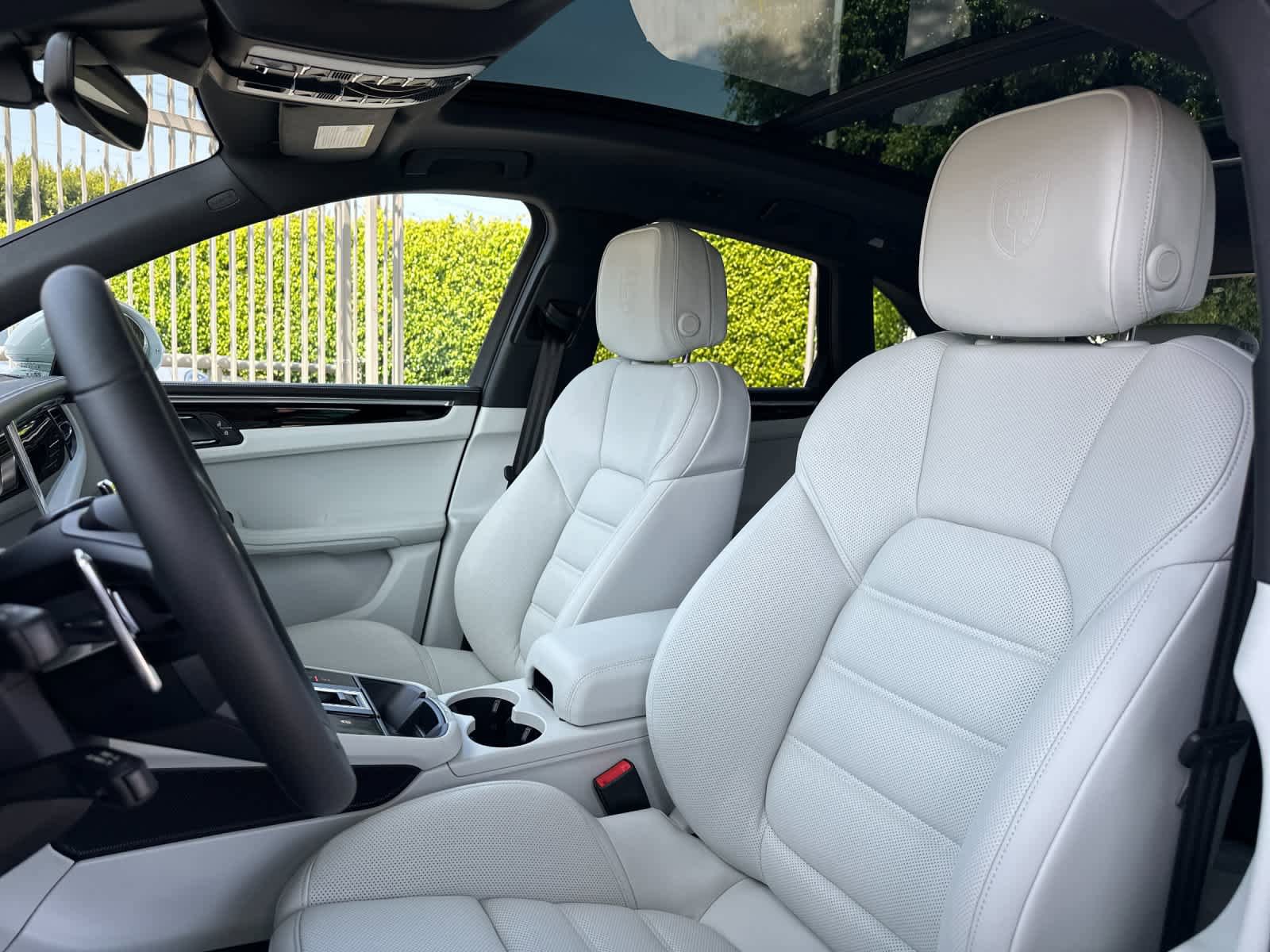 New 2026 Porsche Macan AWD/4WD image 5