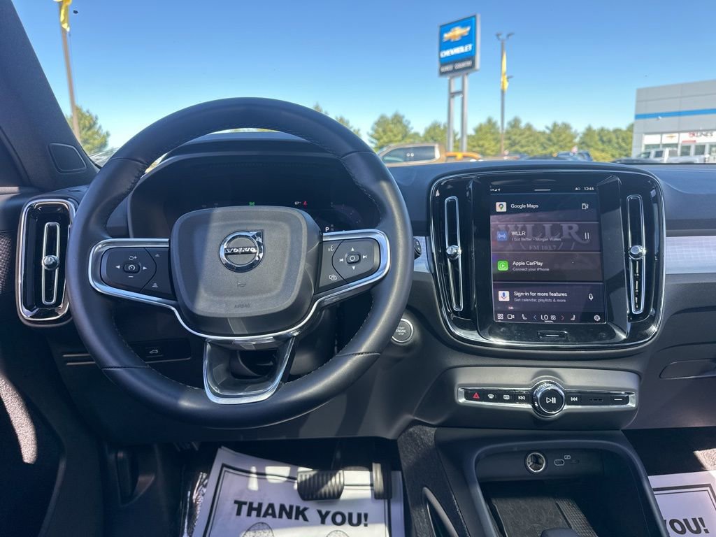Used 2024 Volvo XC40 B5 Core image 7