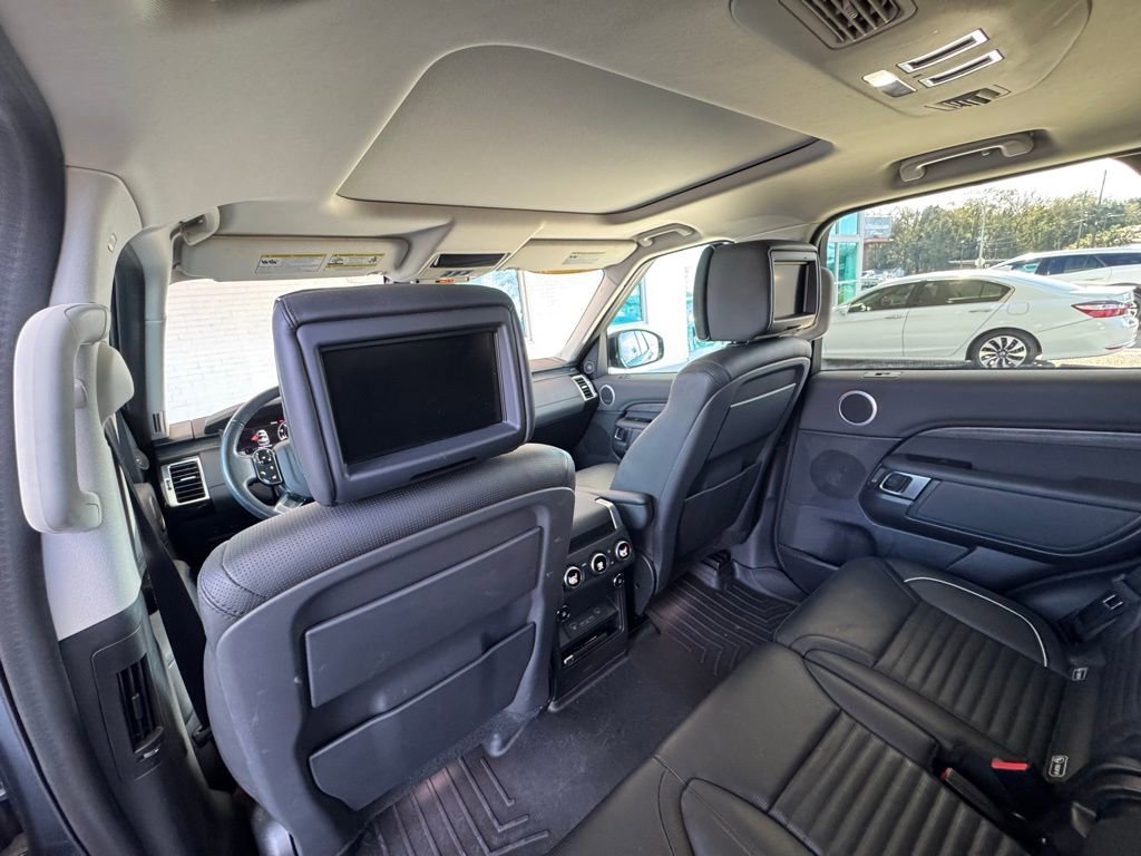Used 2020 Land Rover Discovery HSE image 25